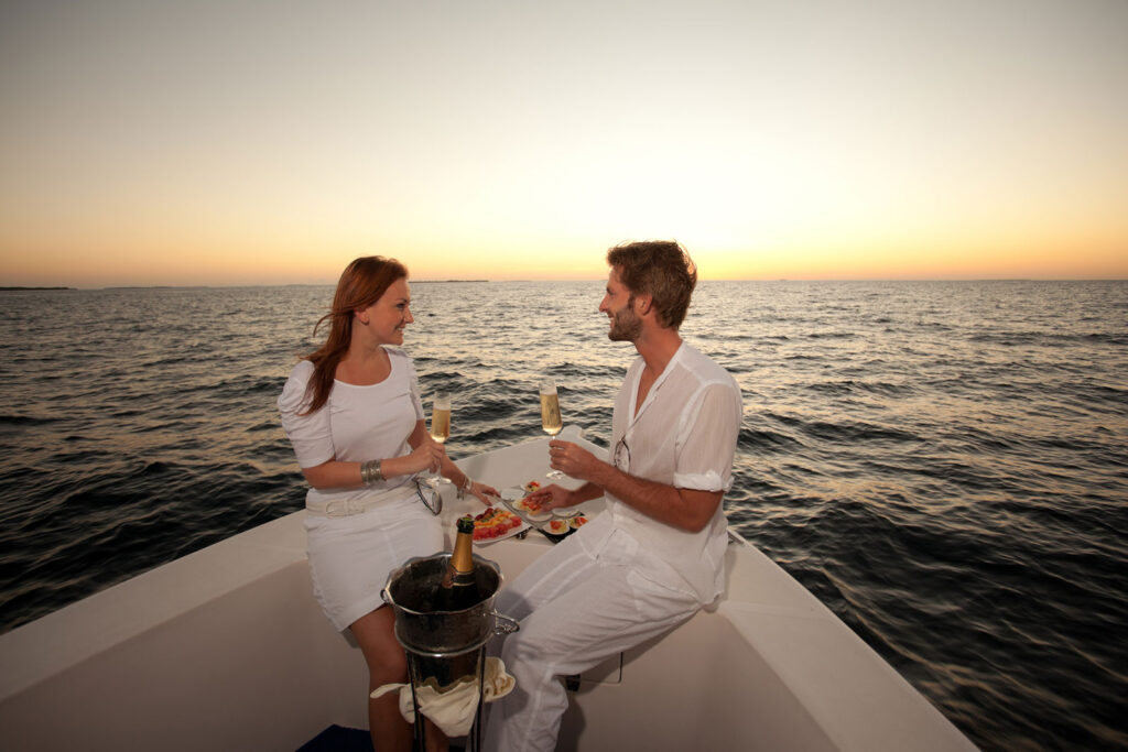 Sunset Yacht Cruise couple in dubai