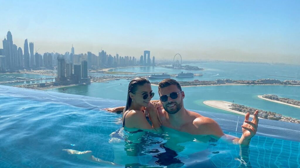 Aura Sky Pool Infinity Pool in Dubai