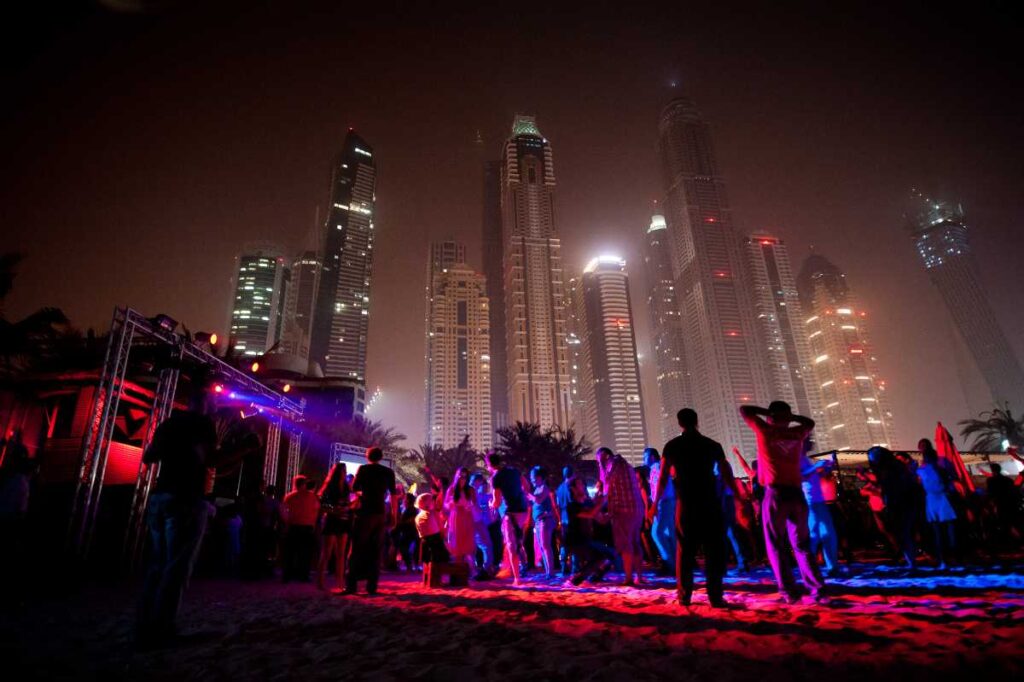  Dubai Night Culture and Social Scene